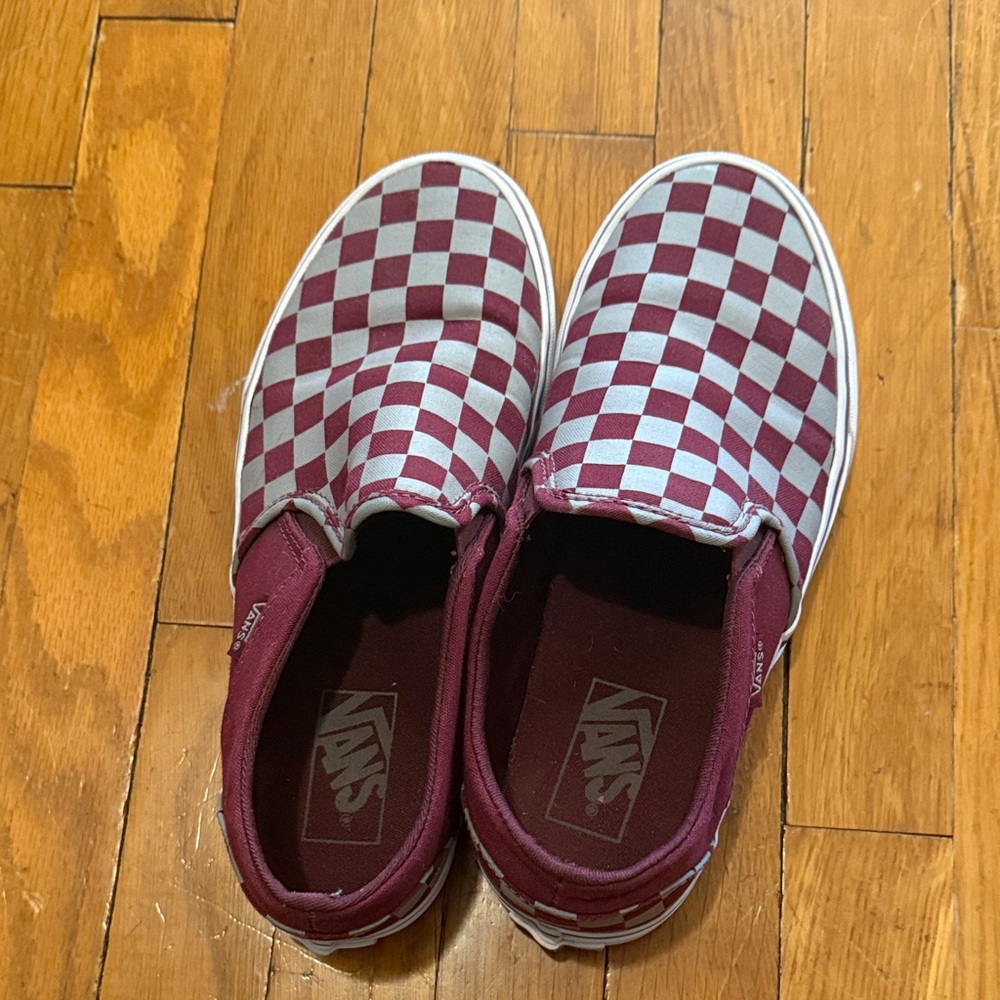 Vans maroon Checkered Slip-On Shoes - Red and White
